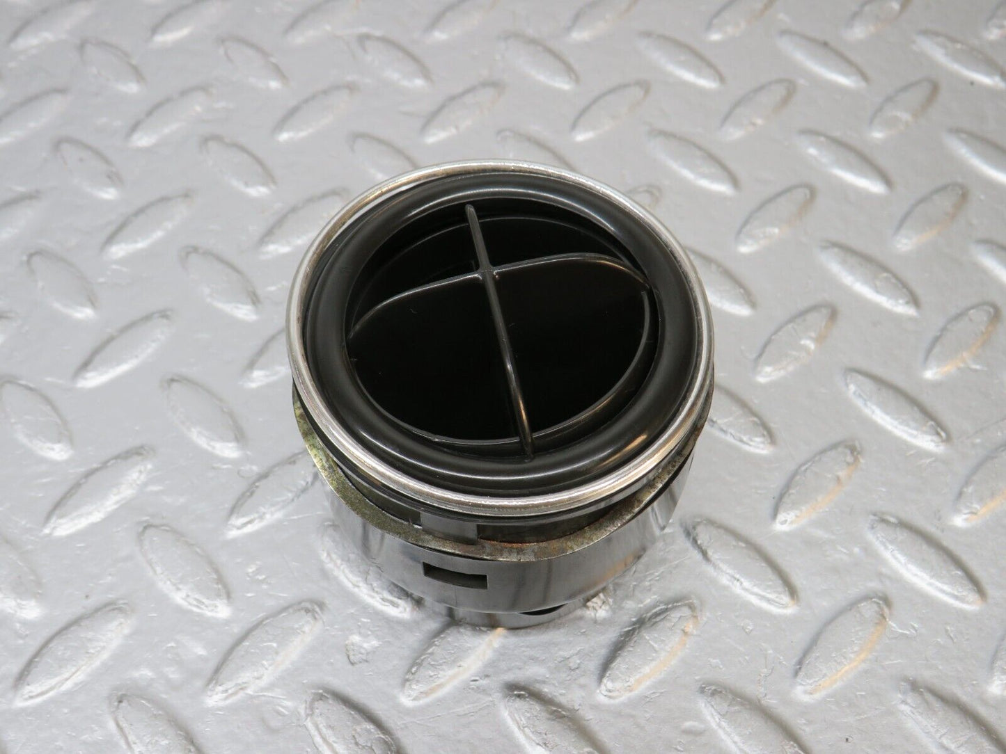 39818 Mercedes-Benz R107 350SL Dashboard Air Vent