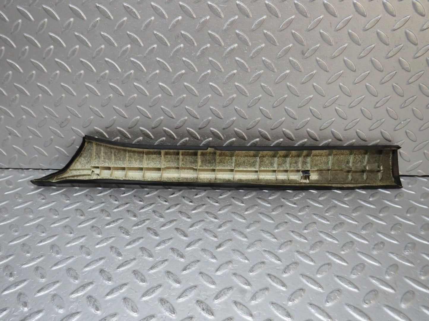 37971 Mercedes-Benz A124 320E Cabriolet A Pillar Cover Right Side Black