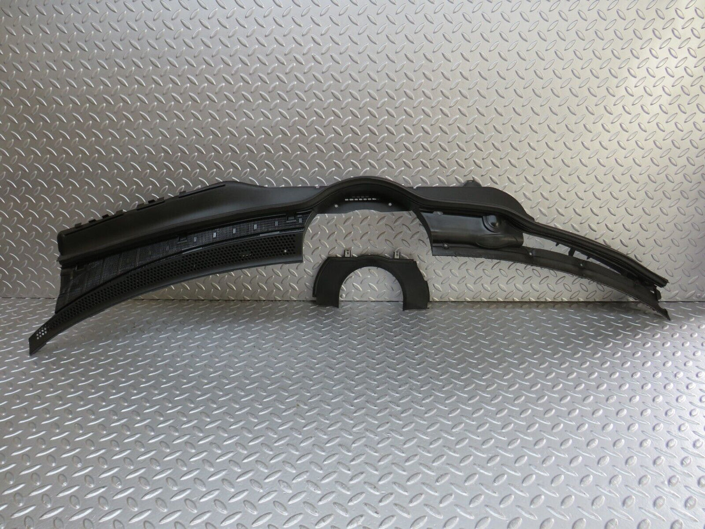 33513 Mercedes-Benz W202 C180 Water Drain 2028300413 2028300613