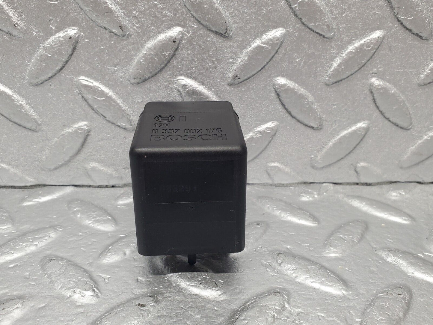 46490 Mercedes-Benz C123 280CE Coupe ABS Brake Pump Relay 0332002176