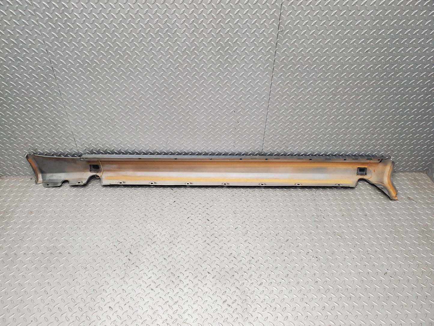 W124 Wagon side skirt right side used OEM
