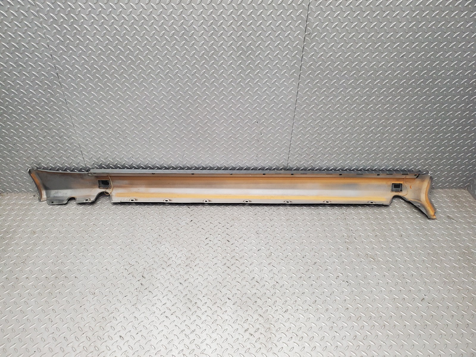 W124 Wagon side skirt right side used OEM