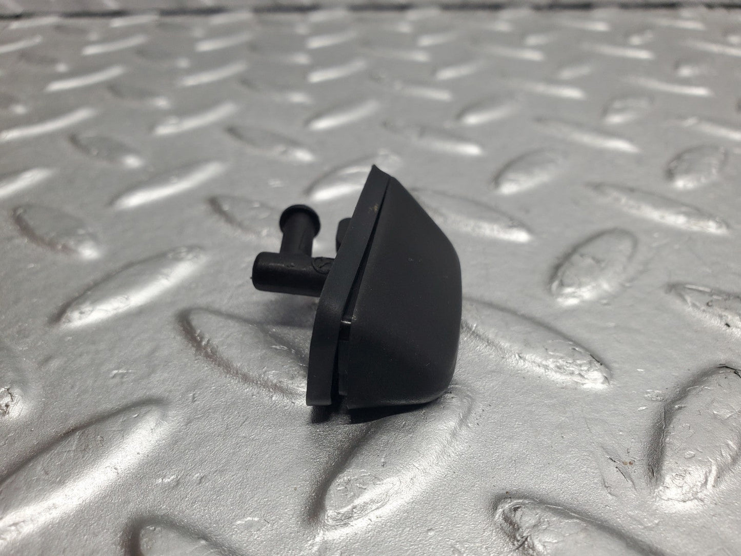 W124 Wagon tailgate windscreen washer nozzle used OEM