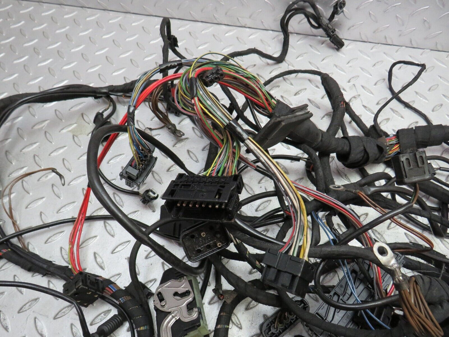 35687 Mercedes-Benz W210 320E Engine Wiring Harness 2105450481 0015409981