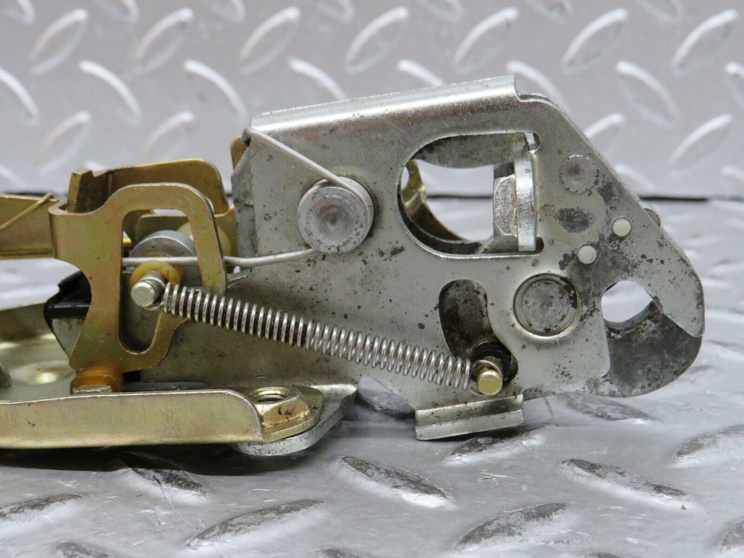 28296 Mercedes-Benz S123 240D  Wagon Tailgate Lock Mechanism 1237401035