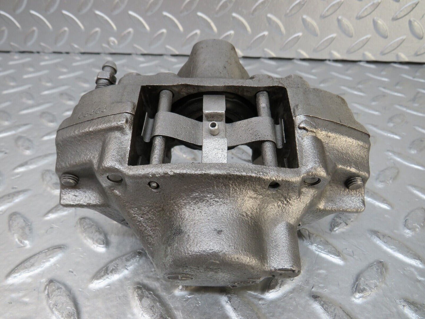 26696 Mercedes-Benz C124 220CE Coupe Rear Left Brake Caliper Ate 11