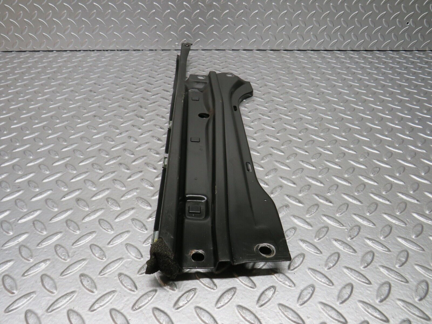28990 Mercedes-Benz C124 320CE Coupe Rear Window Channel Support Left Side