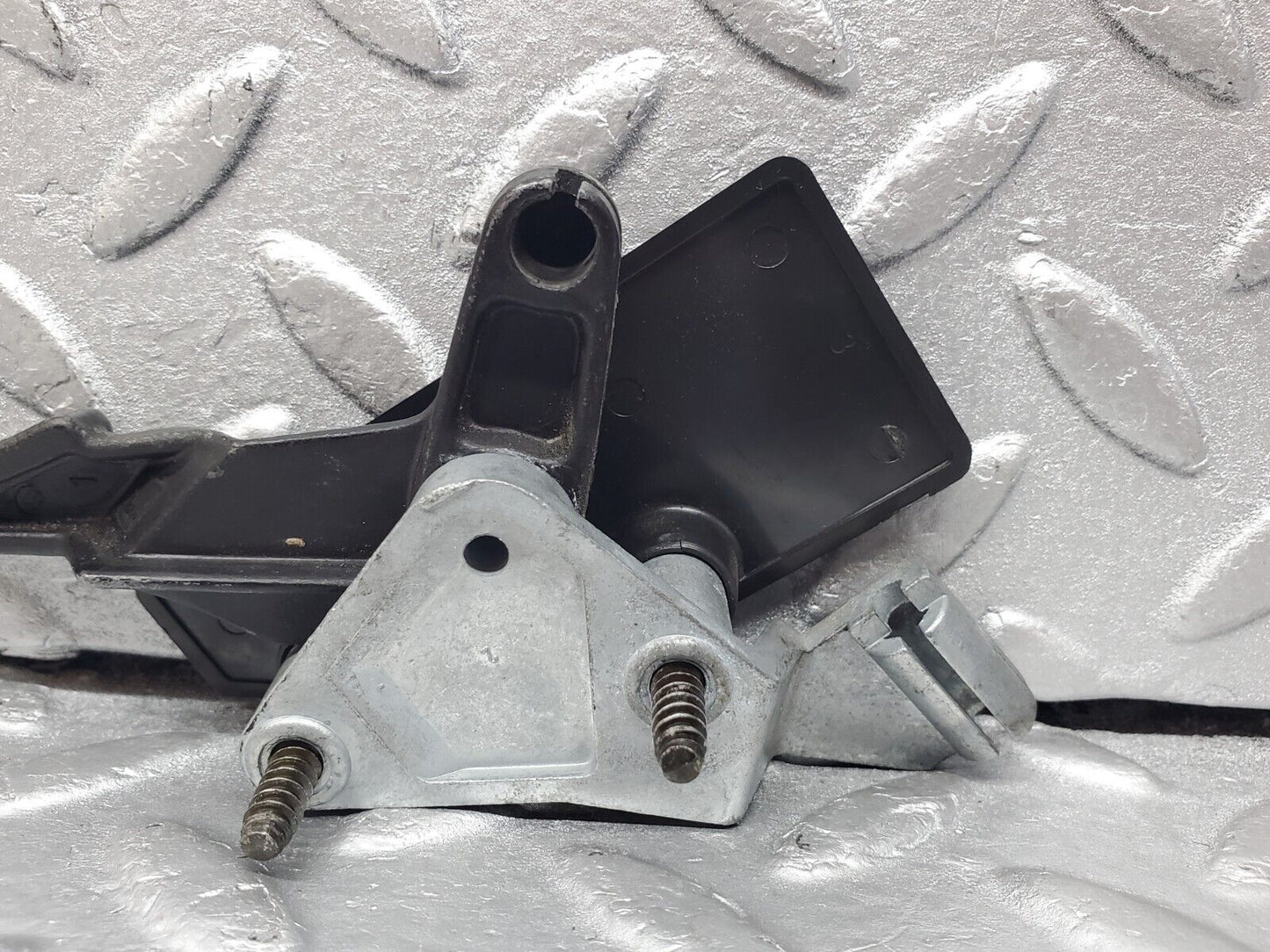 45590 Mercedes-Benz W126 420SE Hood Opener Bonnet Opener