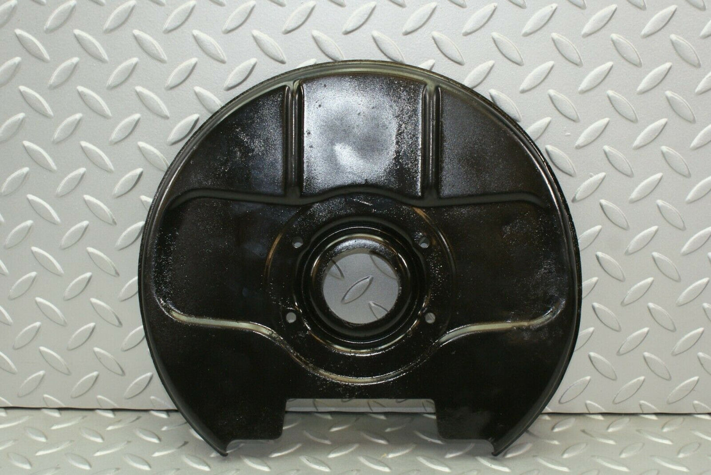 3209 Mercedes-Benz W115 220D Rear Brake Disc Protection Plate