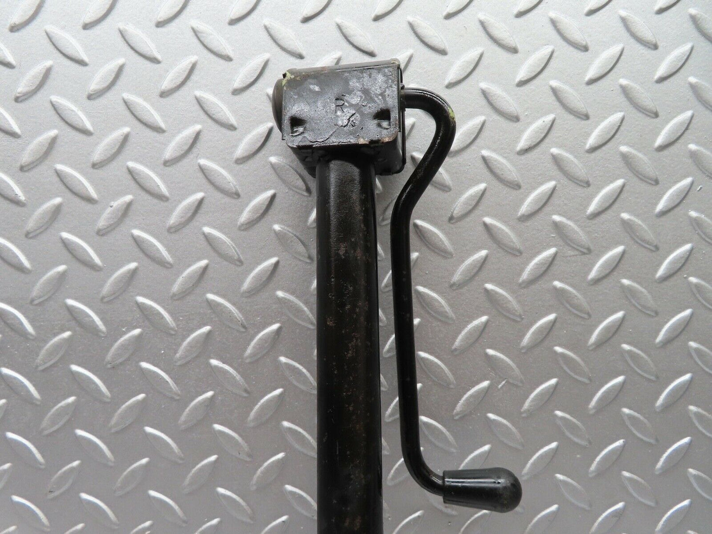 18073 Mercedes-Benz W123 200 Car Jack Bilstein