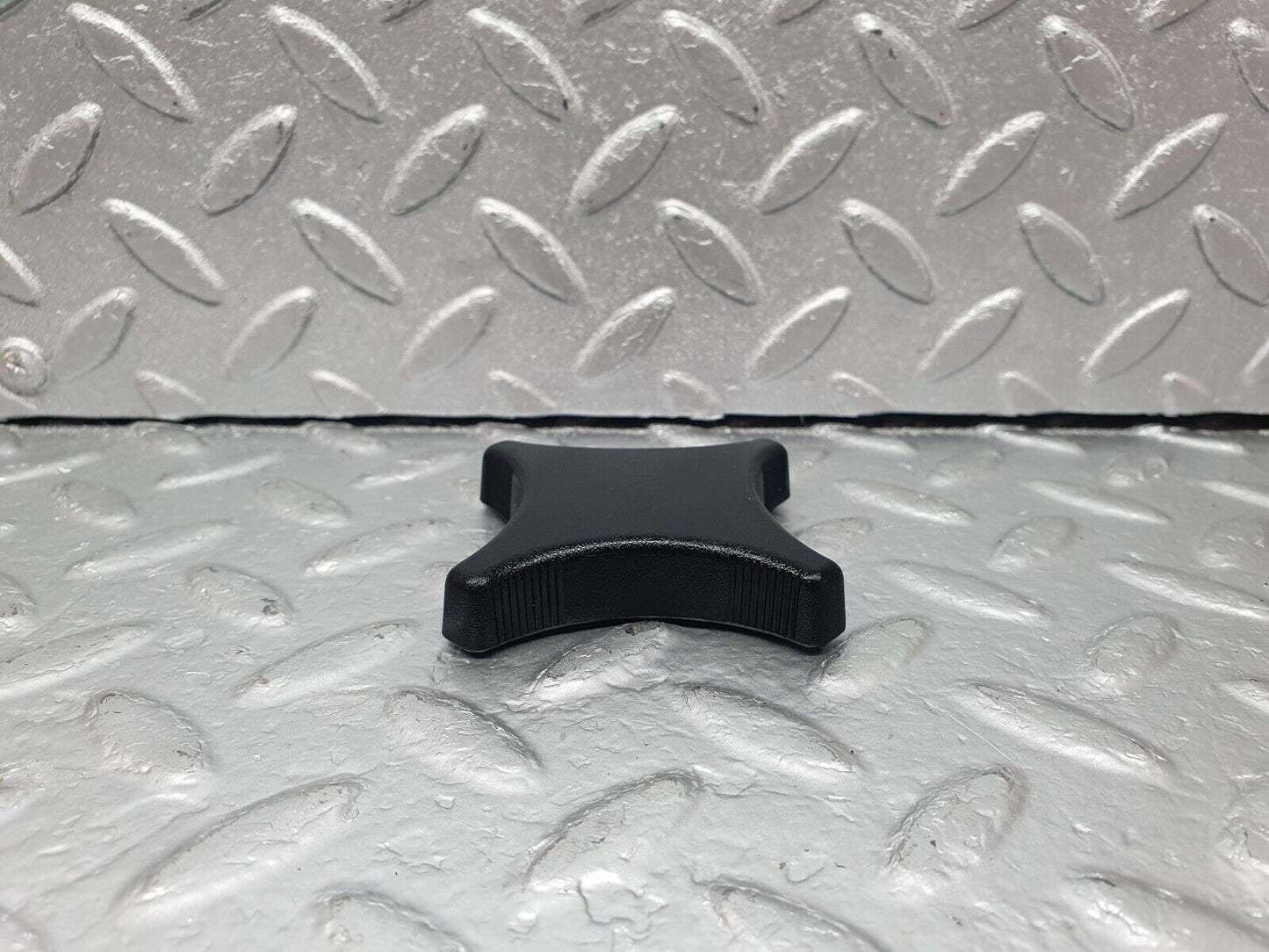 42704 Mercedes-Benz W201 190 2.0L Seat Base Adjuster Handle Knob