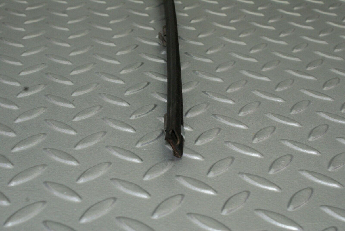 2650 Mercedes-Benz W116 350SE Glass Seal Trim Rubber Rear Right