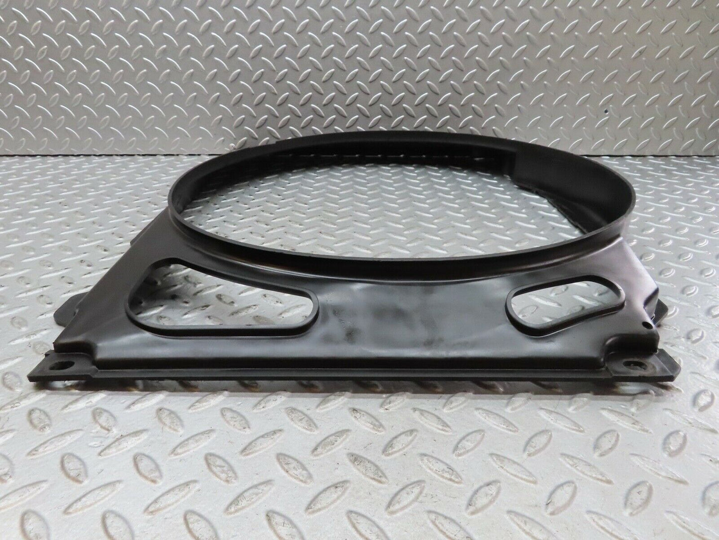 17755 Mercedes-Benz W116 450SEL Radiator Fan Shroud Fan Cover 1165050355