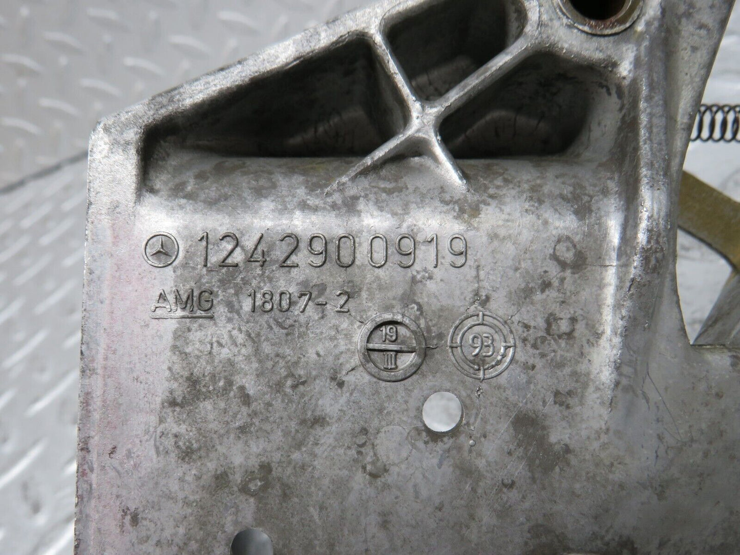 37944 Mercedes-Benz A124 320E Cabriolet Brake Pedal Bracket 1242900919