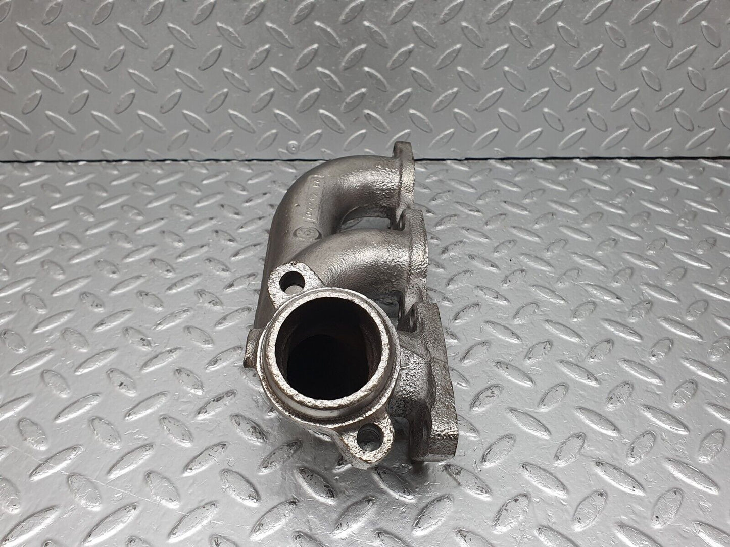 41202 Mercedes-Benz W126 300SE Exhaust Manifold Cylinder 4-6 1031422202