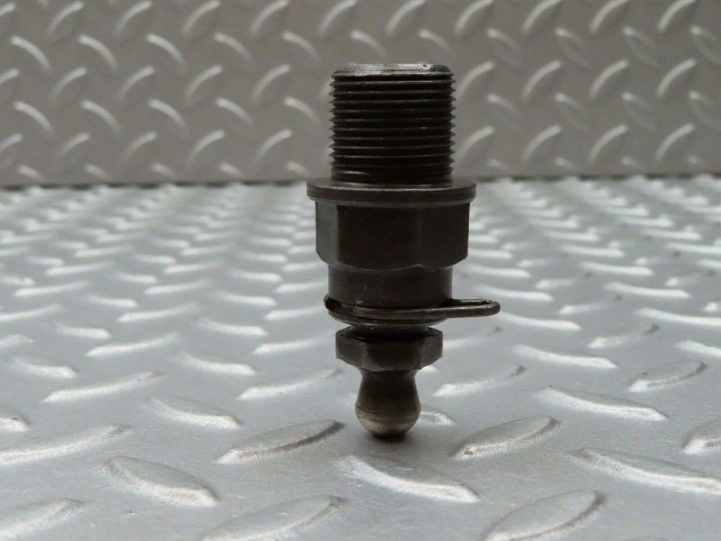 3550 Mercedes-Benz W108 280SE Ball Studs For Rocker Arm Mounting (Timing)