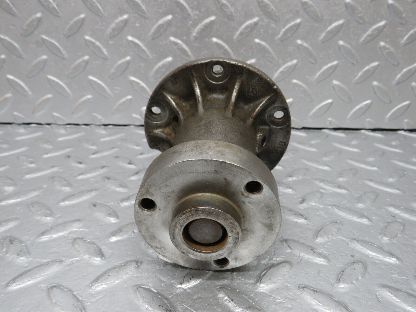 40226 Mercedes-Benz W110 230 Water Pump 2010010