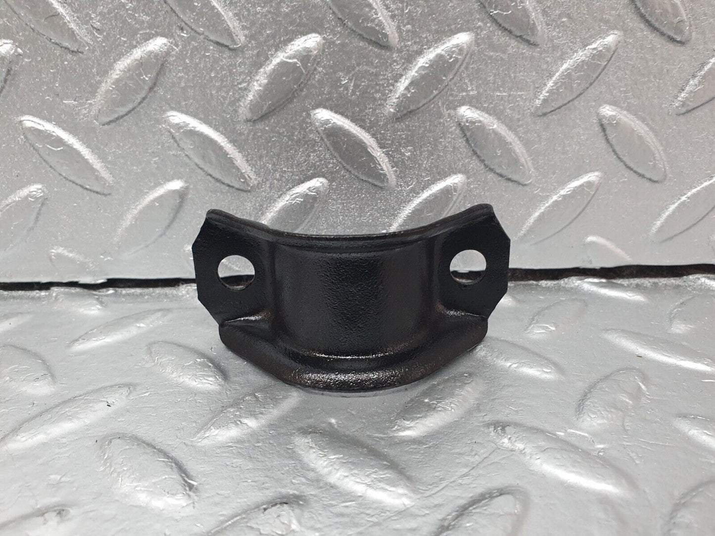 42119 Mercedes-Benz W202 C200 Anti Roll Bar Holder Bracket Front Left