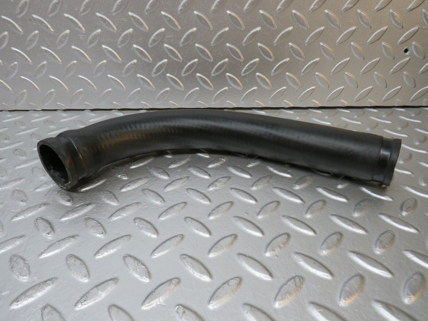 31212 Mercedes-Benz S124 220TE Wagon Radiator Hose 1245015882
