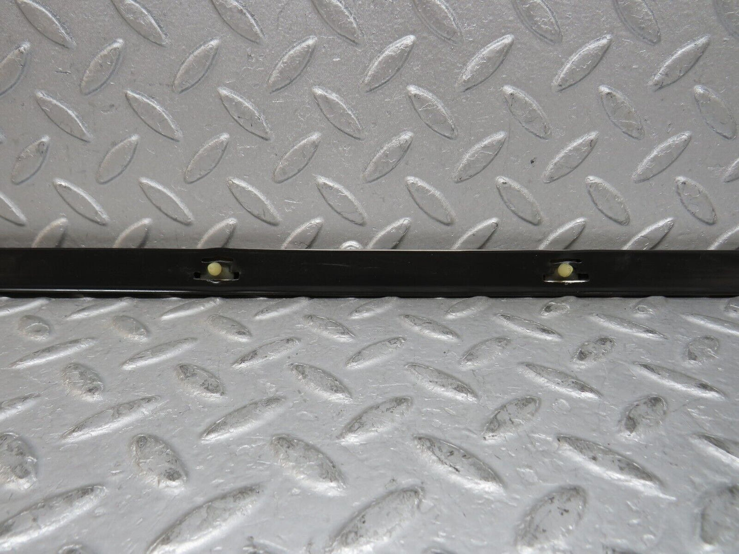 37432 Mercedes-Benz W109 300SEL Rear Right Fender Wing Centre Moulding Trim