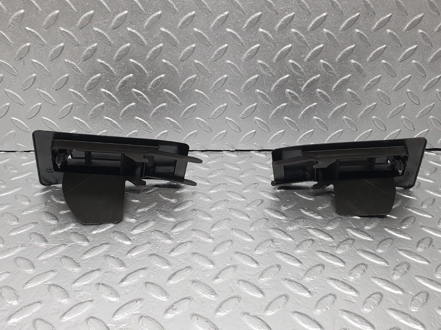 41877 Mercedes-Benz W202 C200 Under Dash Air Vent Pair 2108300366 2108300466