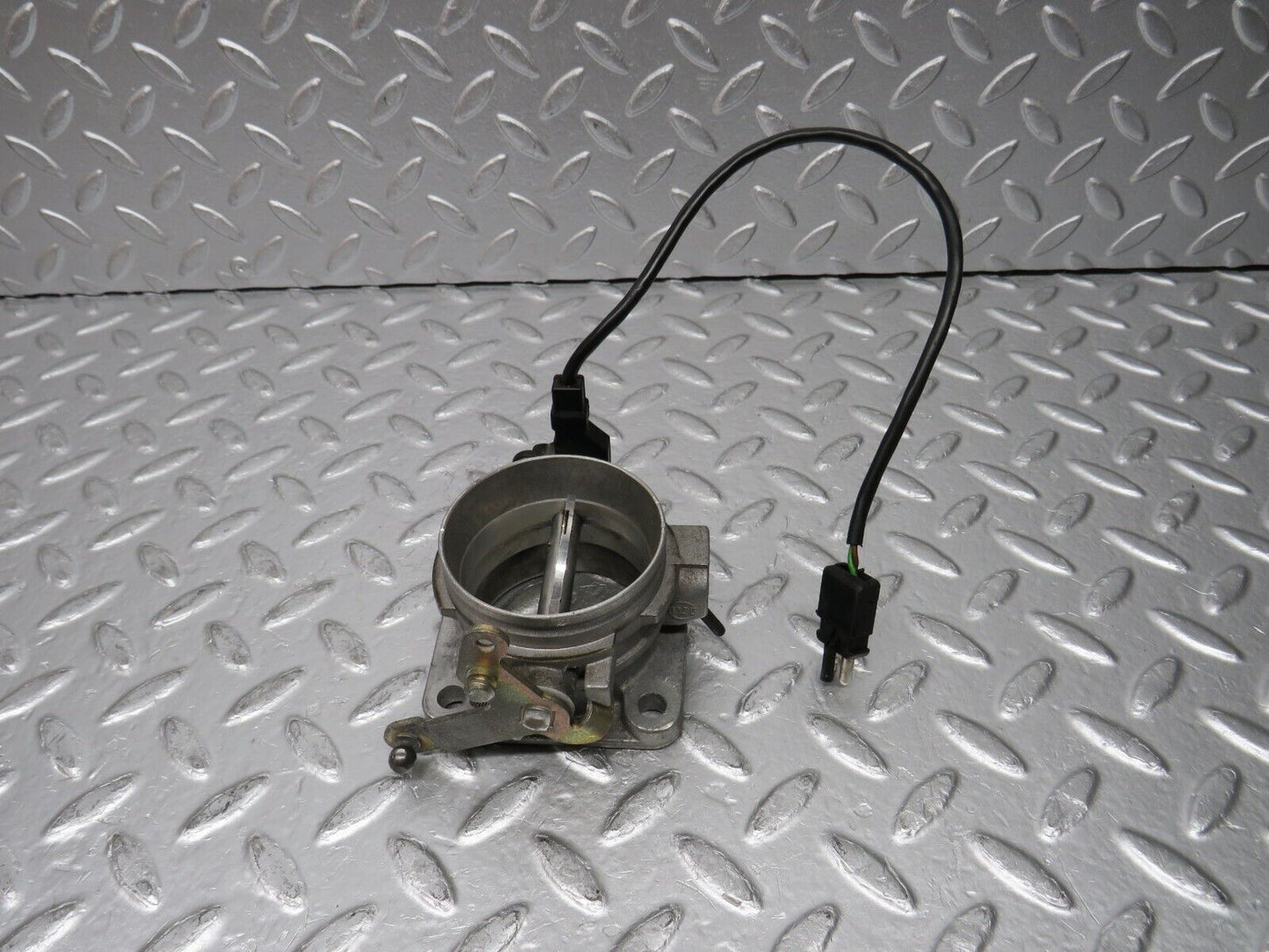 30727 Mercedes-Benz W201 190E Throttle Body Valve With Sensor 0011404453