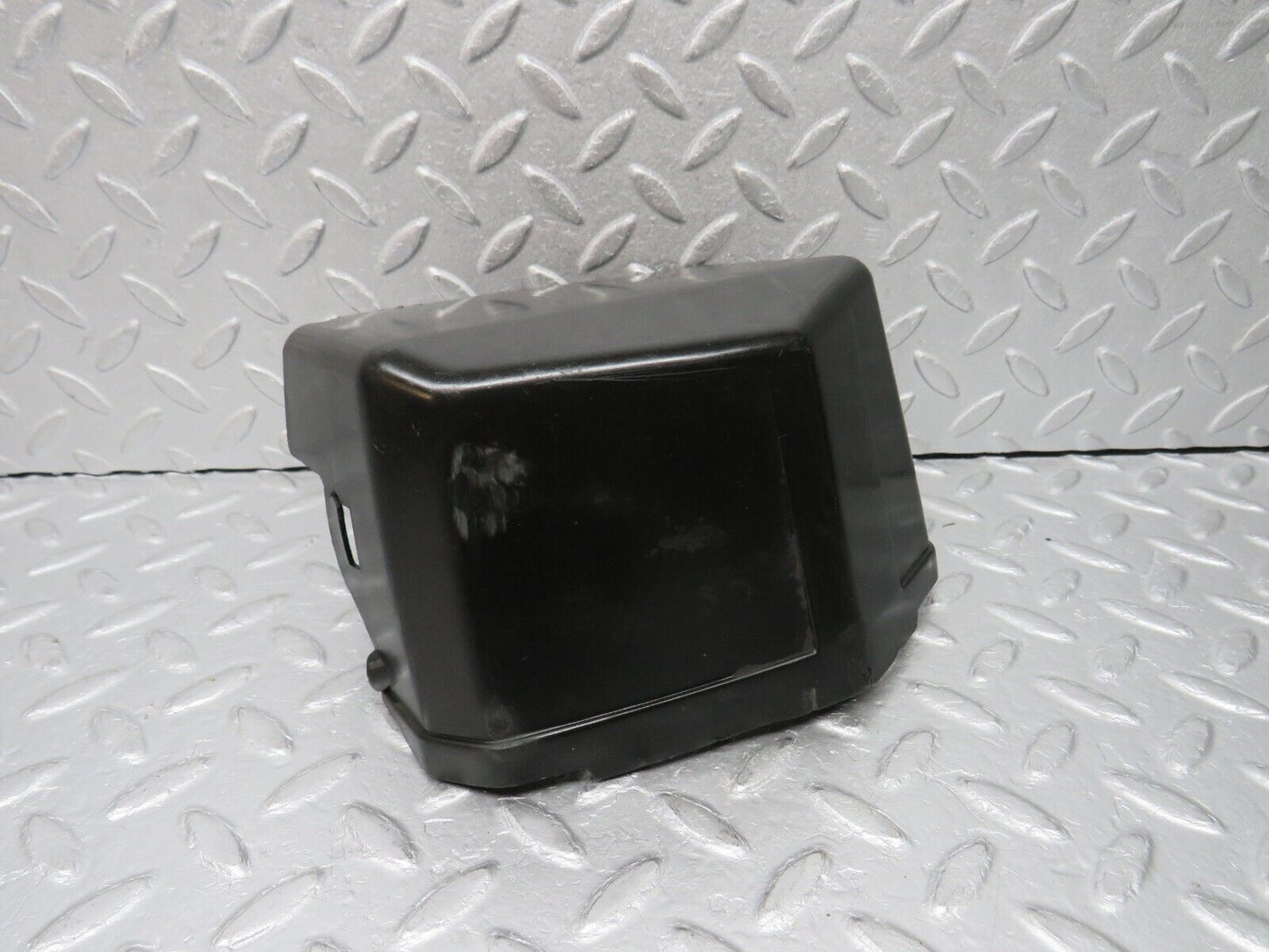38772 Mercedes-Benz W201 190E Ignition Suppressor Housing 1031580685