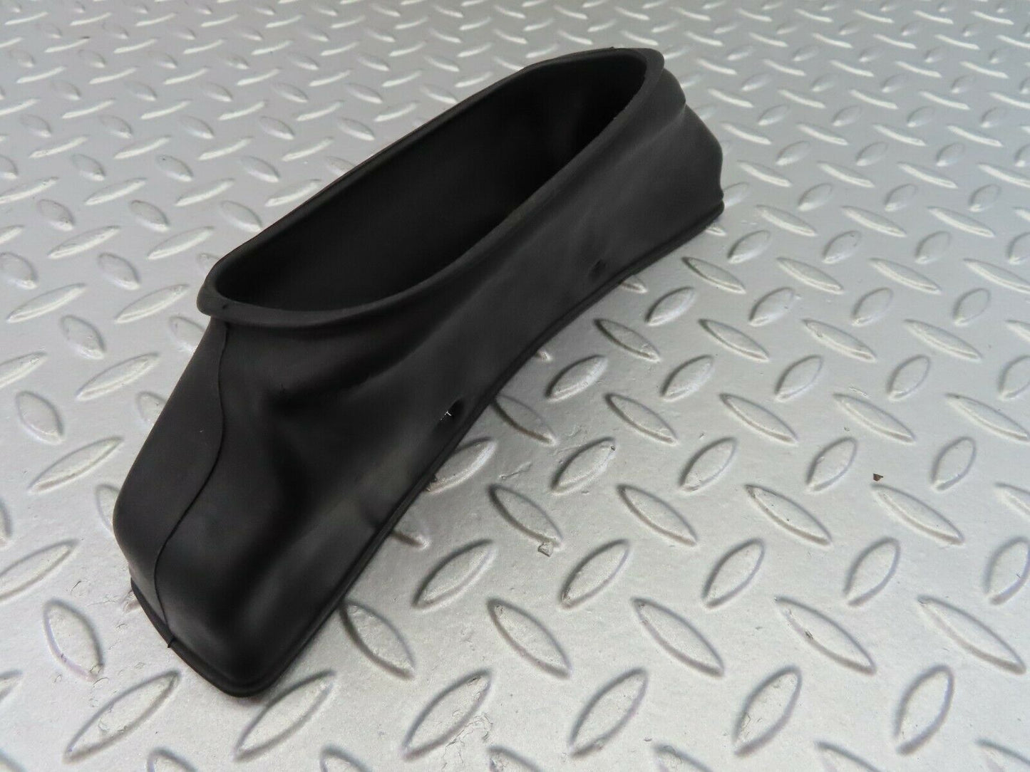 7459 Mercedes-Benz W116 450SE Heating Duct Rubber Ventilation 1168310088
