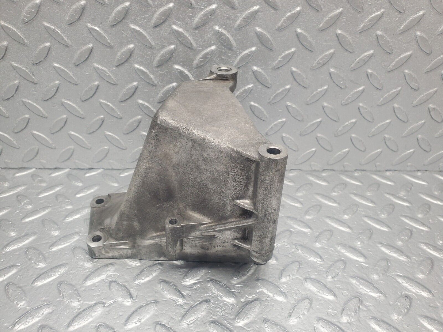 46036 Mercedes-Benz W126 420SE Alternator Generator Bracket 1171550735