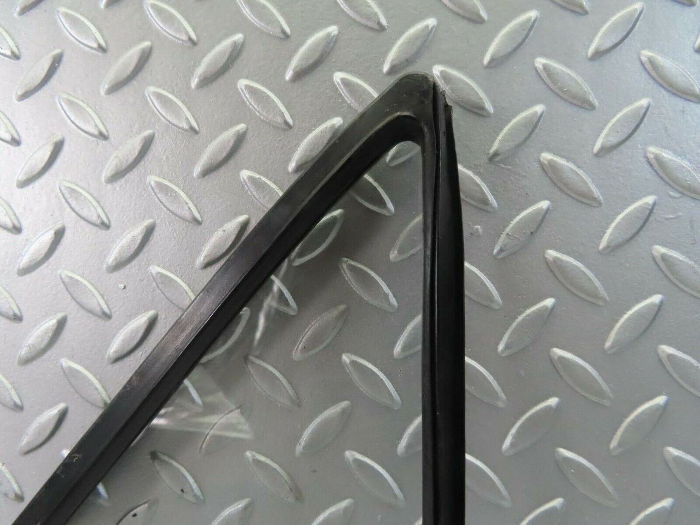 8282 Mercedes-Benz W115 Rear Left Quarter Glass