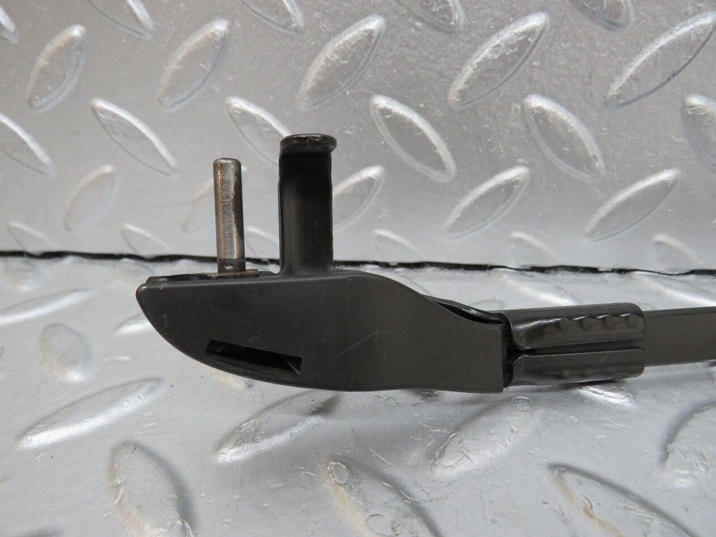 35265 Mercedes-Benz W221 Front Windscreen Wiper Arm Bosch