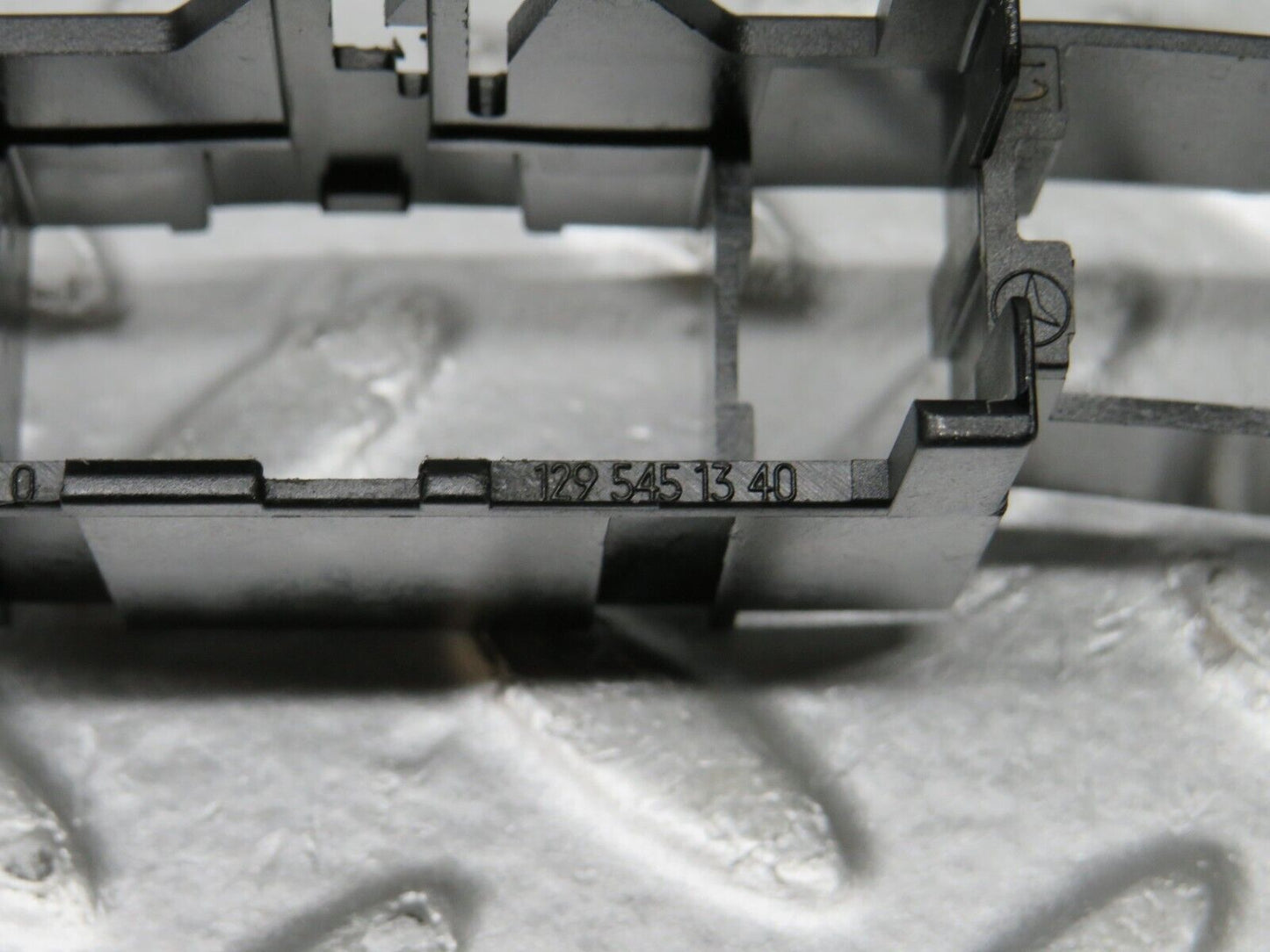 38387 Mercedes-Benz R129 280SL Coupe Connector Holder 1295451340