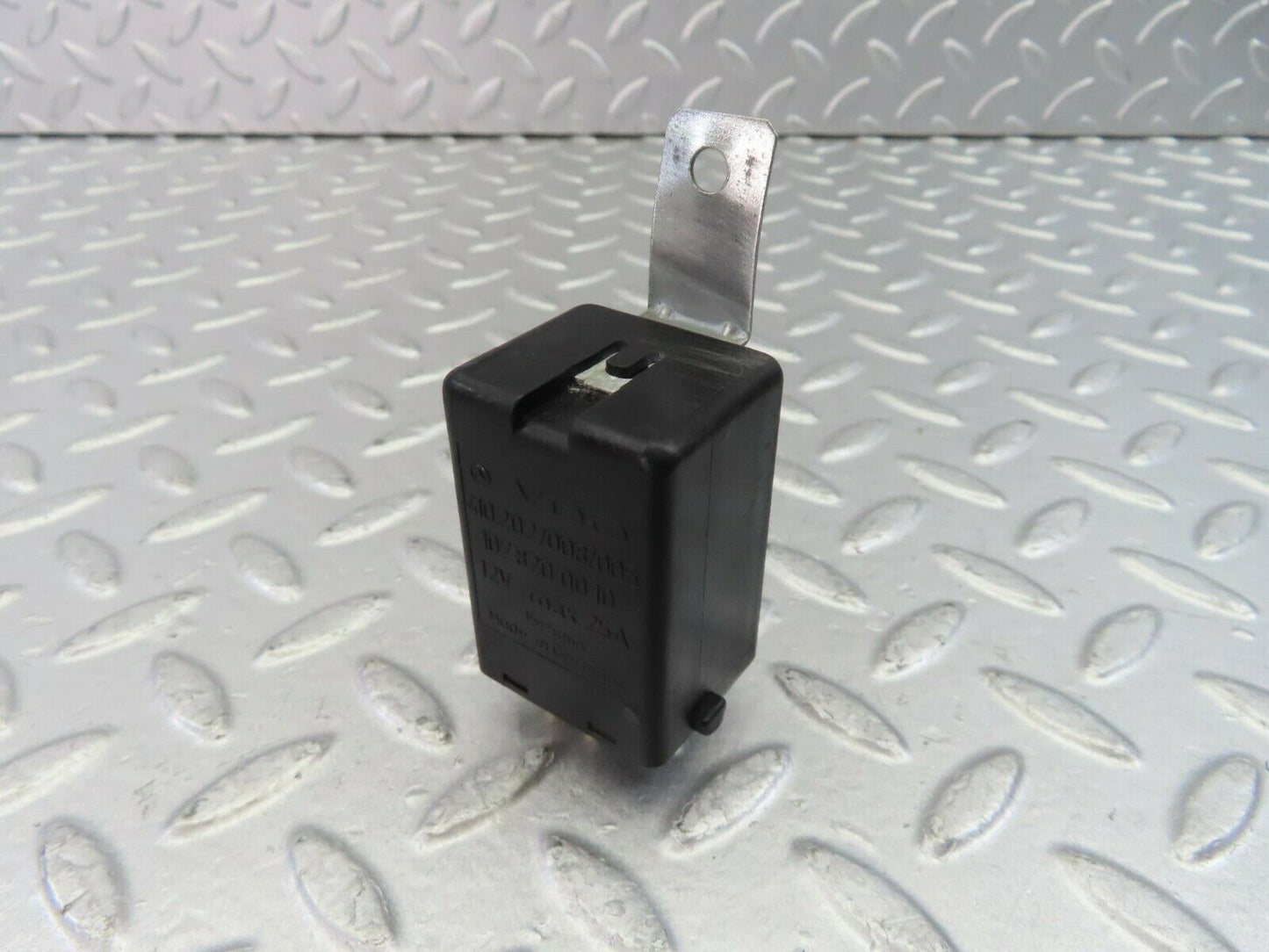 10729 Mercedes-Benz W123 230E Rear Heated Window Relay 1078200010