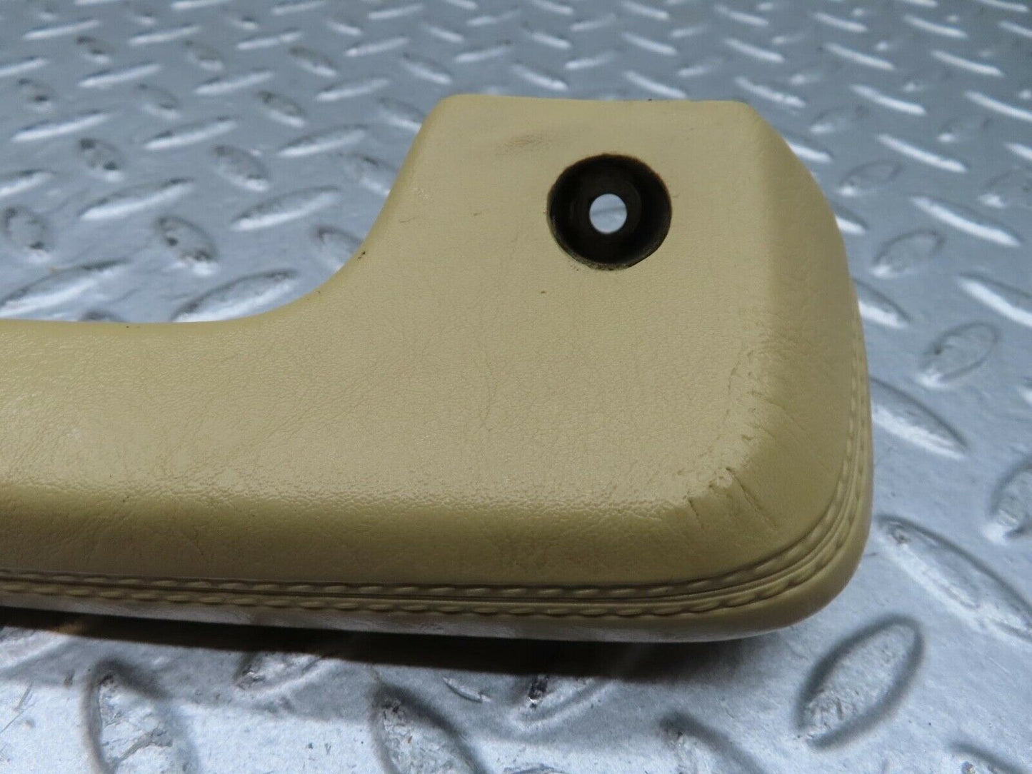 15300 Mercedes-Benz W123 230E Interior Door Handle Right 1239702001