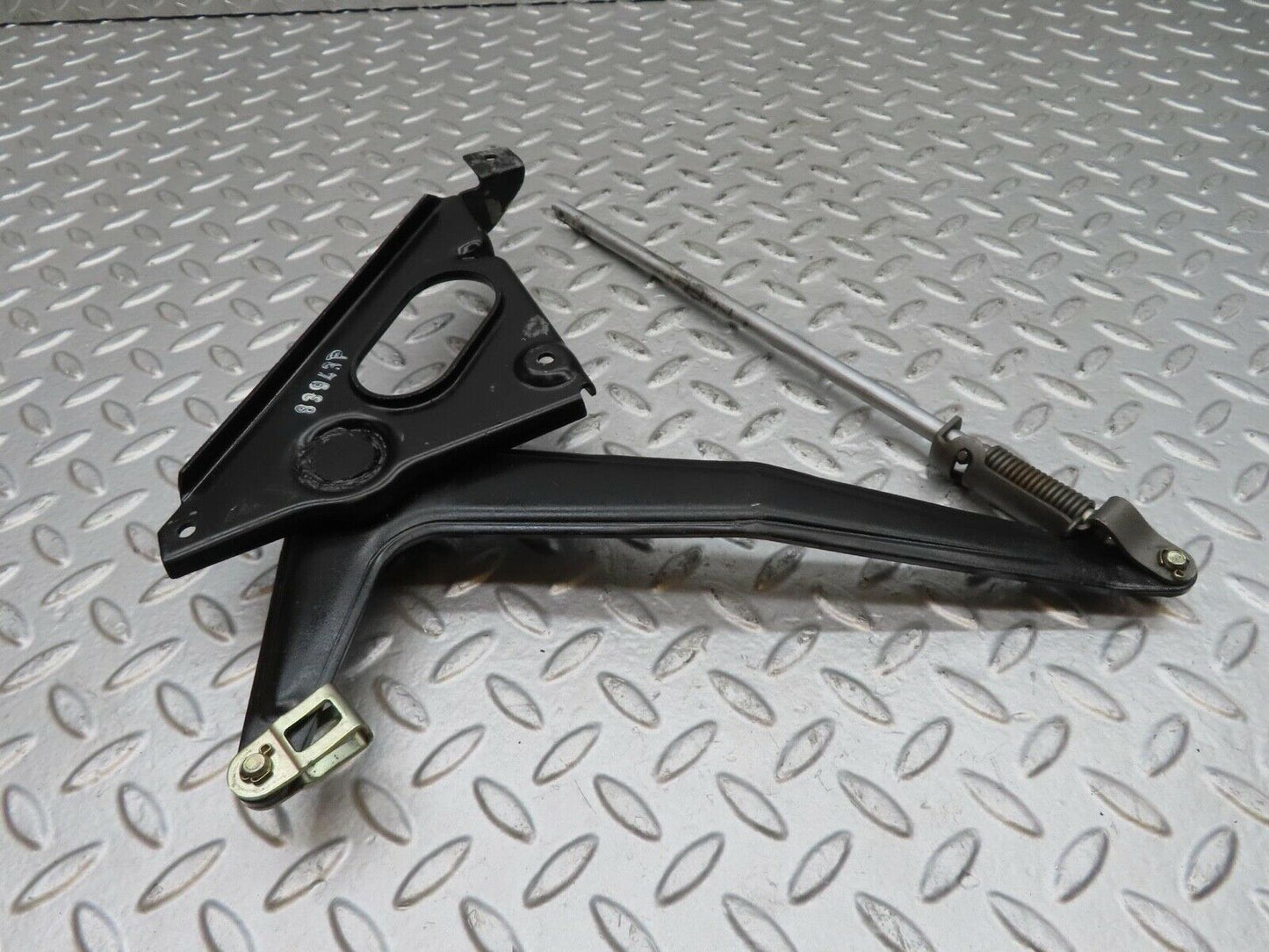 7014 Mercedes-Benz W123 230E Handbrake Regulator