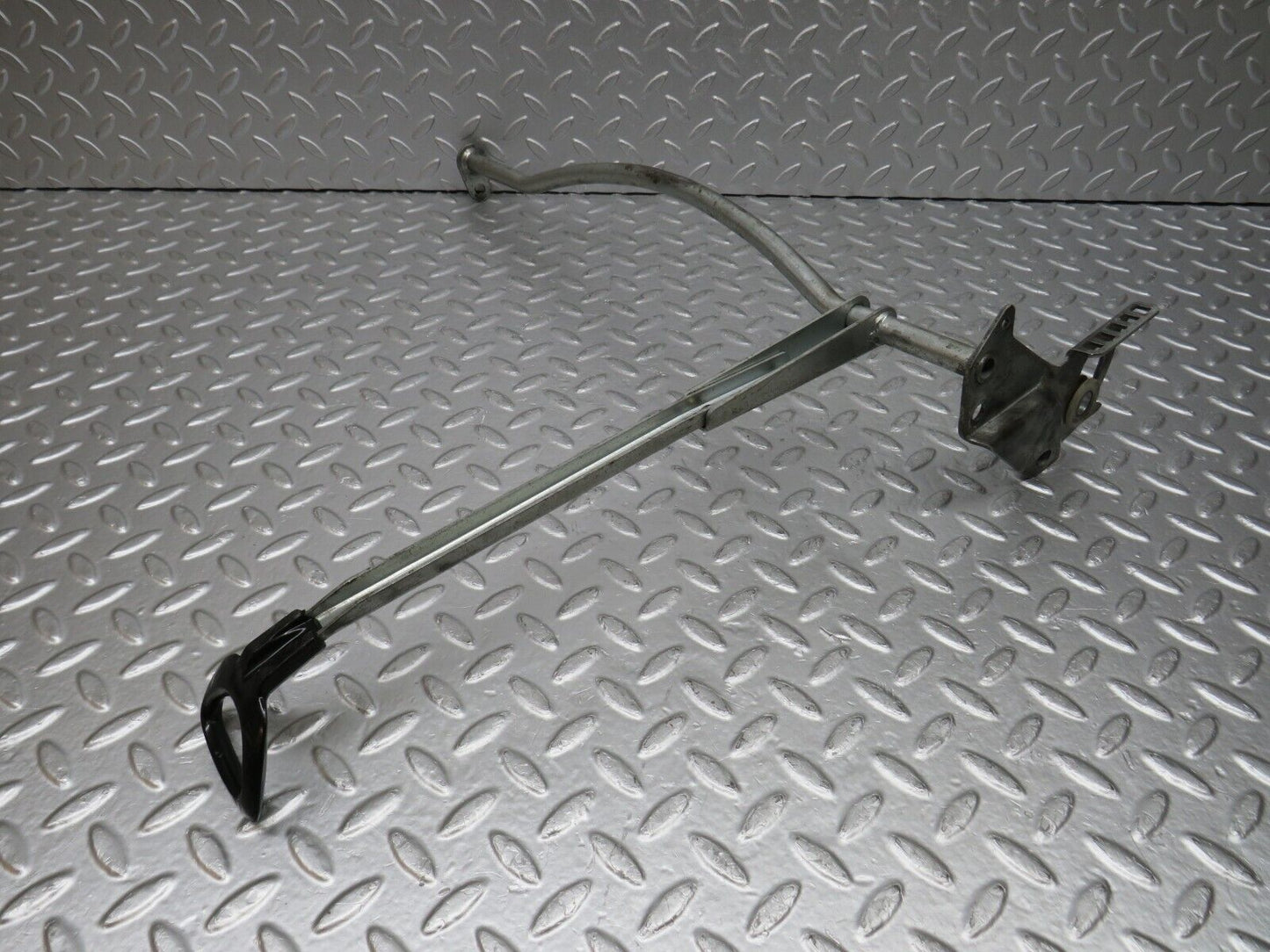 33205 Mercedes-Benz C107 R107 Front Left Seat Sliding Adjust Handle