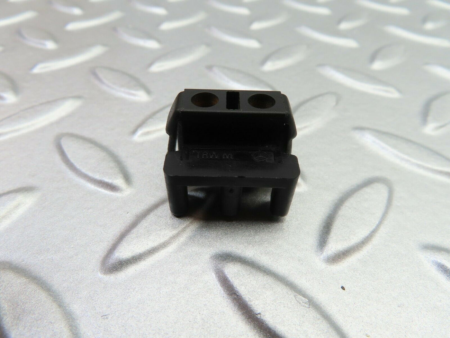 6520 Mercedes-Benz S124 E220 Wagon Wiring Cable Junction Box 0005400269