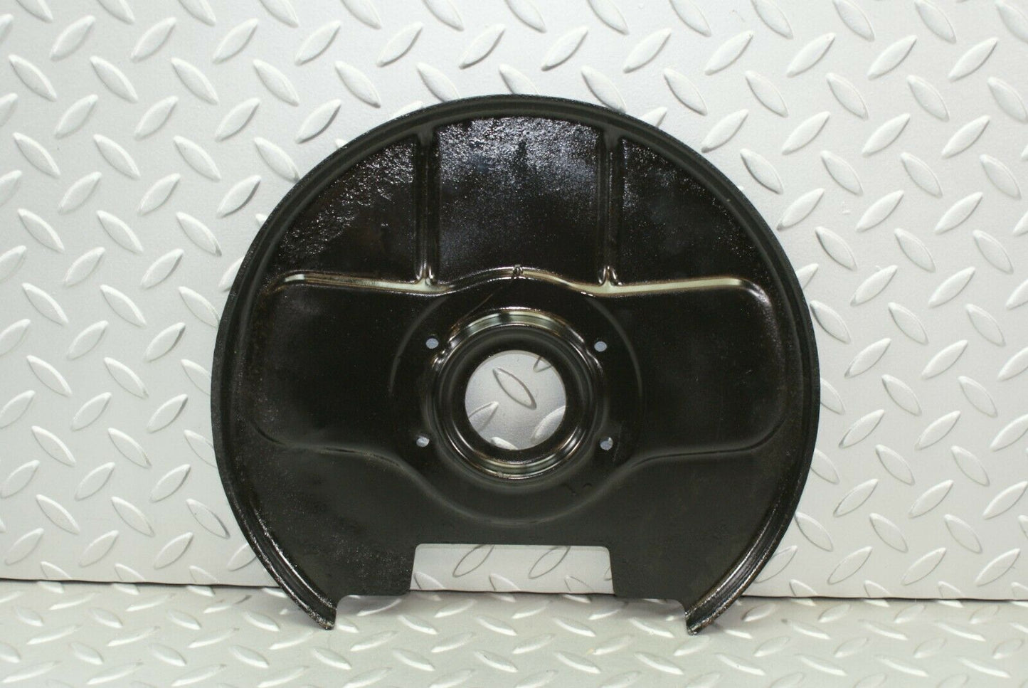 3209 Mercedes-Benz W115 220D Rear Brake Disc Protection Plate
