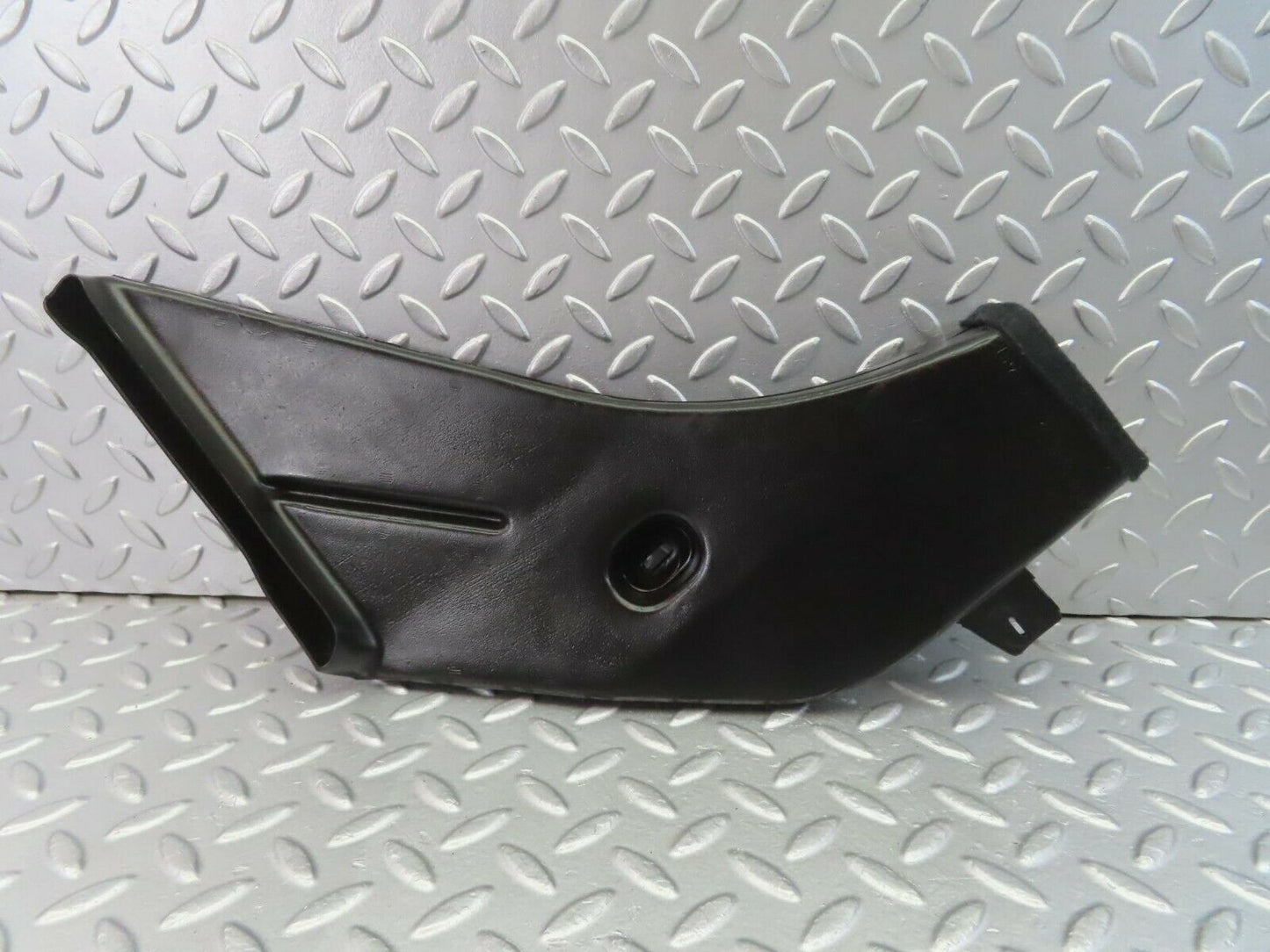 10448 Mercedes-Benz W201 190E Air Duct Heater Ventilation Right 2018310246