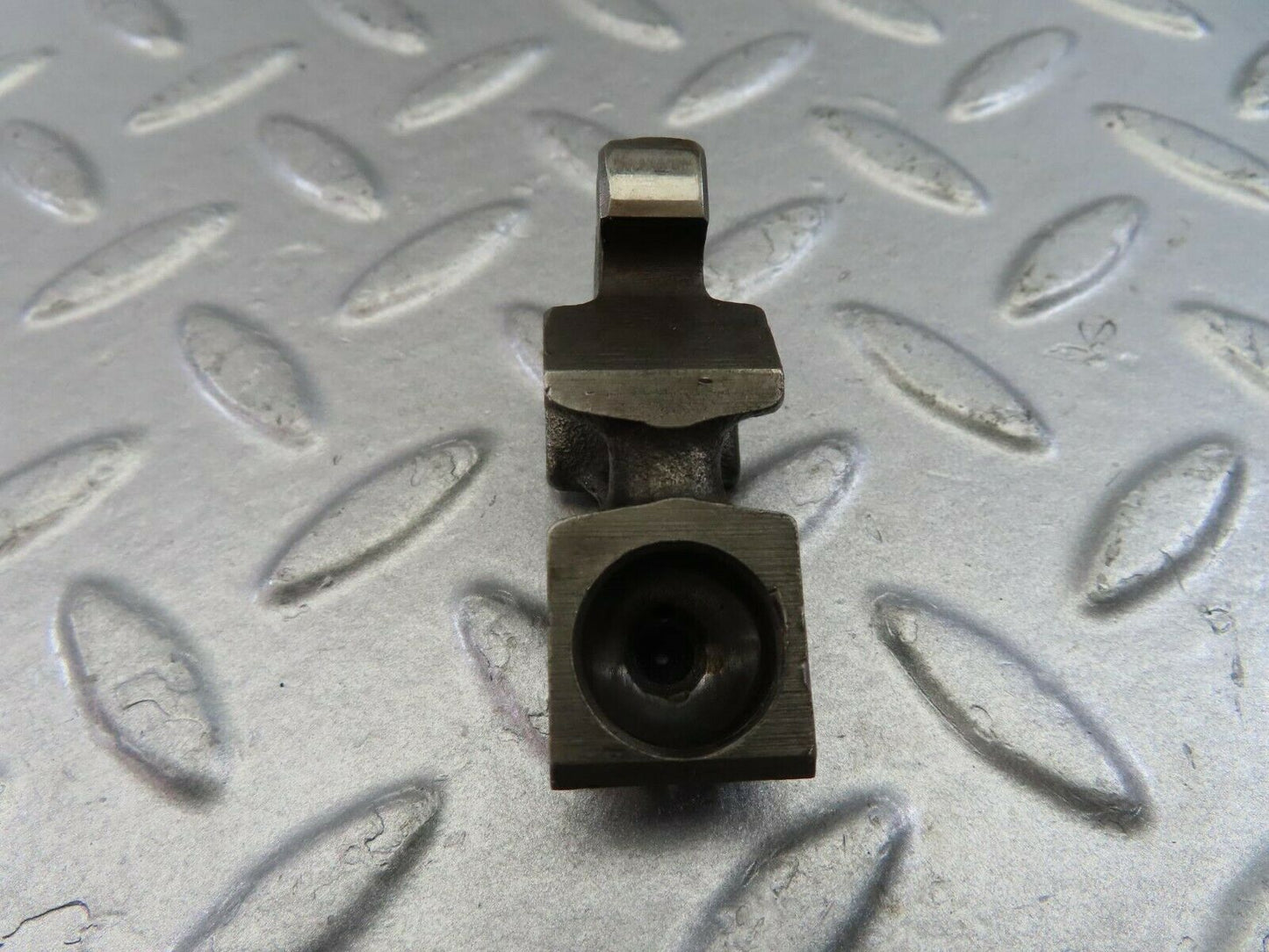 9866 Mercedes-Benz C123 280CE Coupe Valve Rocker Arm With Retaining Spring