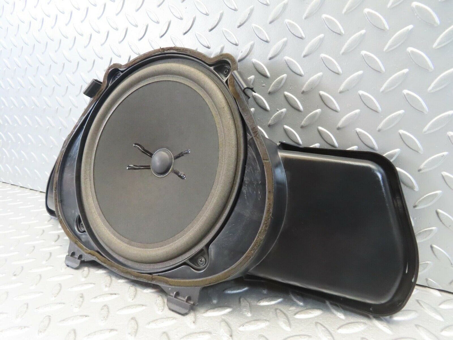 11109 Mercedes-Benz W221 S320 Subwoofer 2218202402