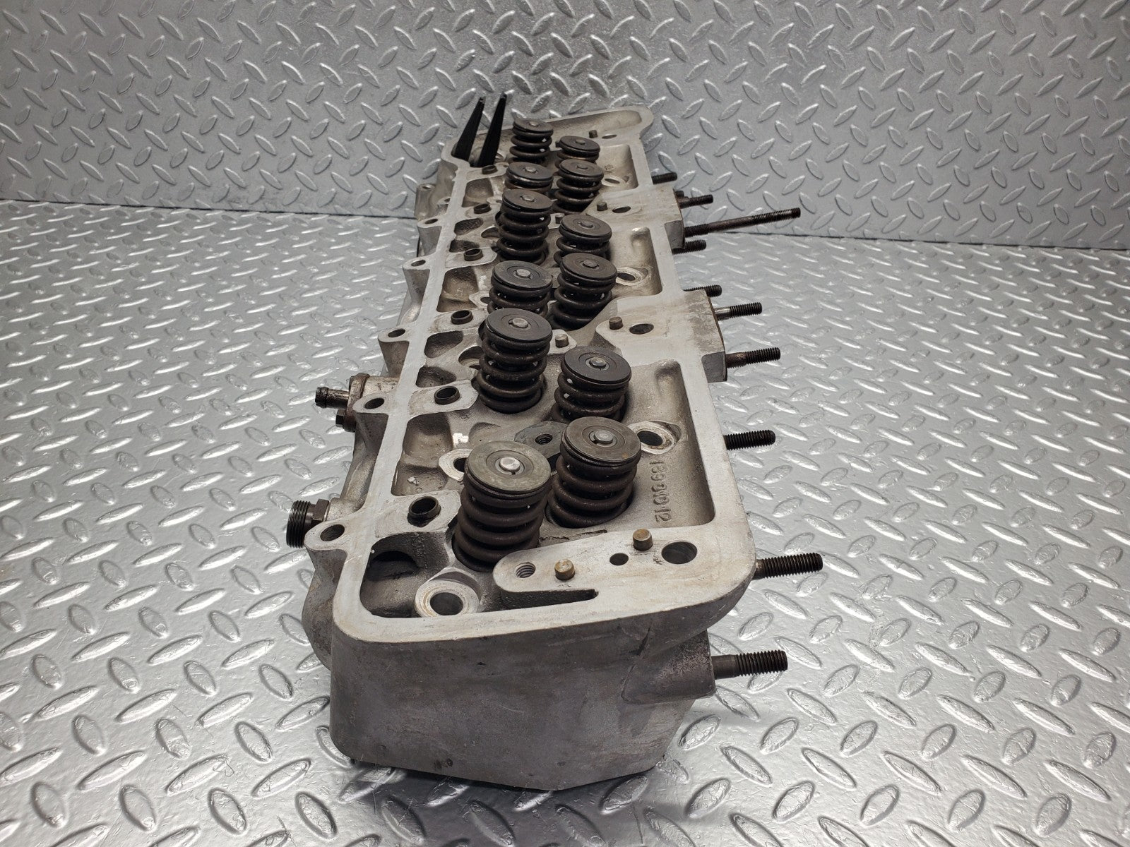 W112 cylinder head used OEM
