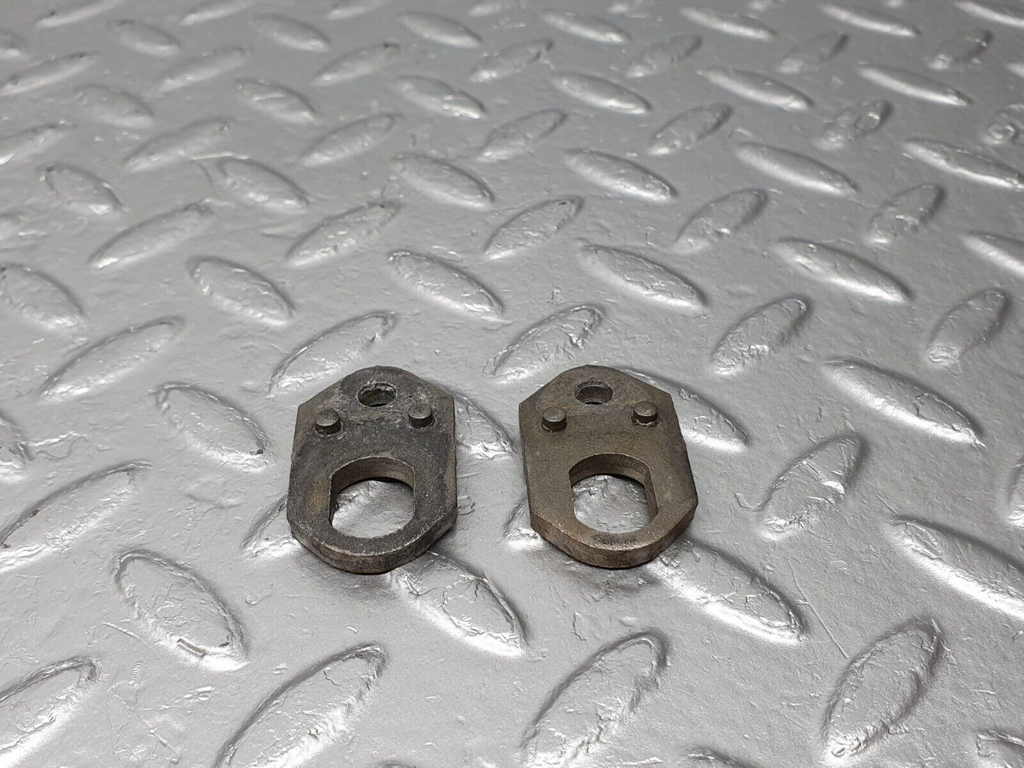 41360 Mercedes-Benz W116 350SE Fuel Injector Bracket Holder 2X