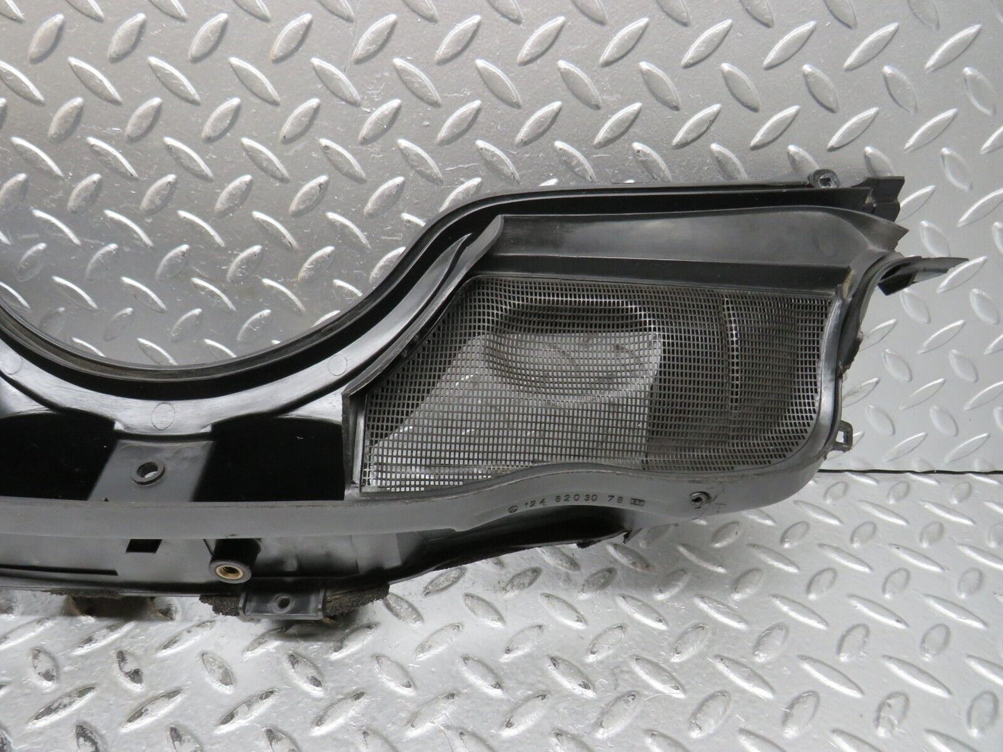 28943 Mercedes-Benz C124 320CE Coupe Wiper Arm Grill Cover Panel 1246203078