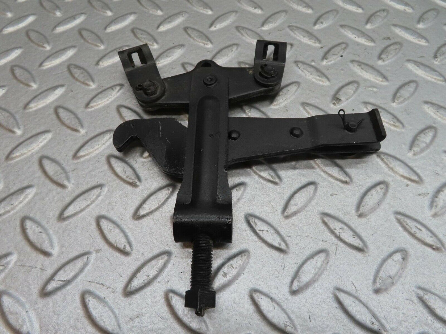 13883 Mercedes-Benz C107 280SLC Handbrake Adjusting Handbrake Regulator