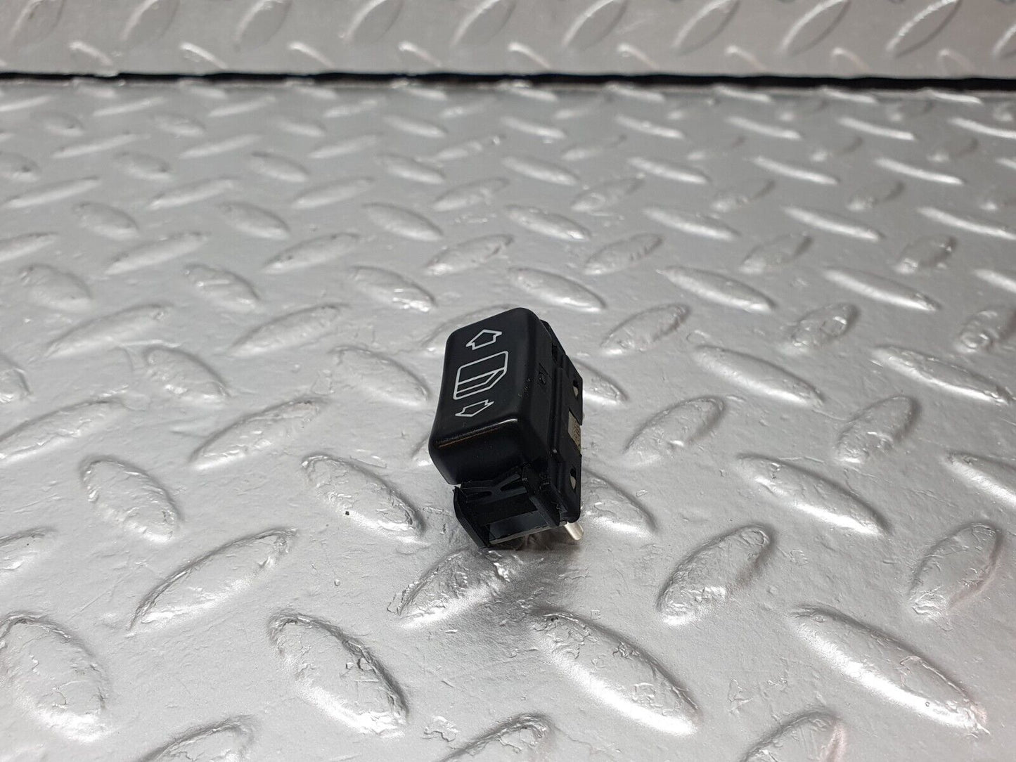 42389 Mercedes-Benz R129 320SL Coupe Right Door Window Switch 1298201410