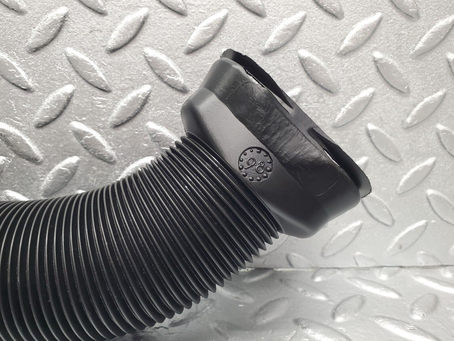 46870 Mercedes-Benz R129 320SL Coupe Air Intake Duct Pipe 1298310446