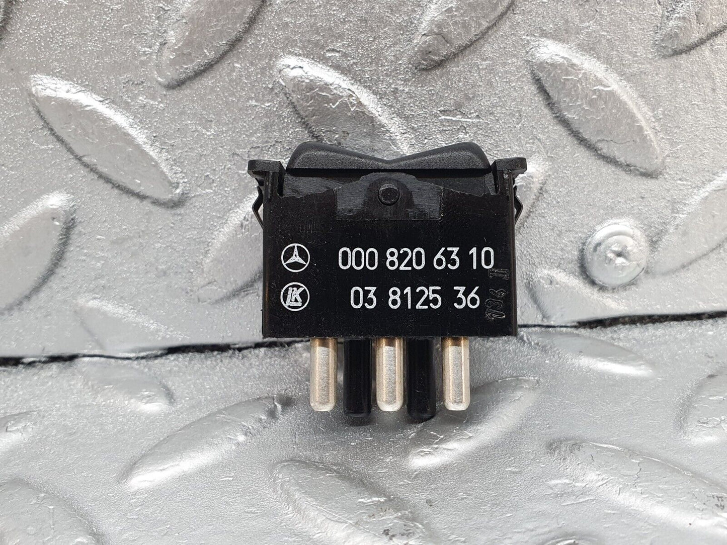 44116 Mercedes-Benz C123 230CE Coupe Sunroof Switch 0008206310