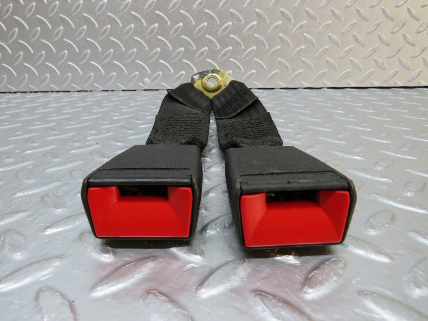 0601 Mercedes-Benz W123 230E Seat Belt Buckle Rear 1238607369