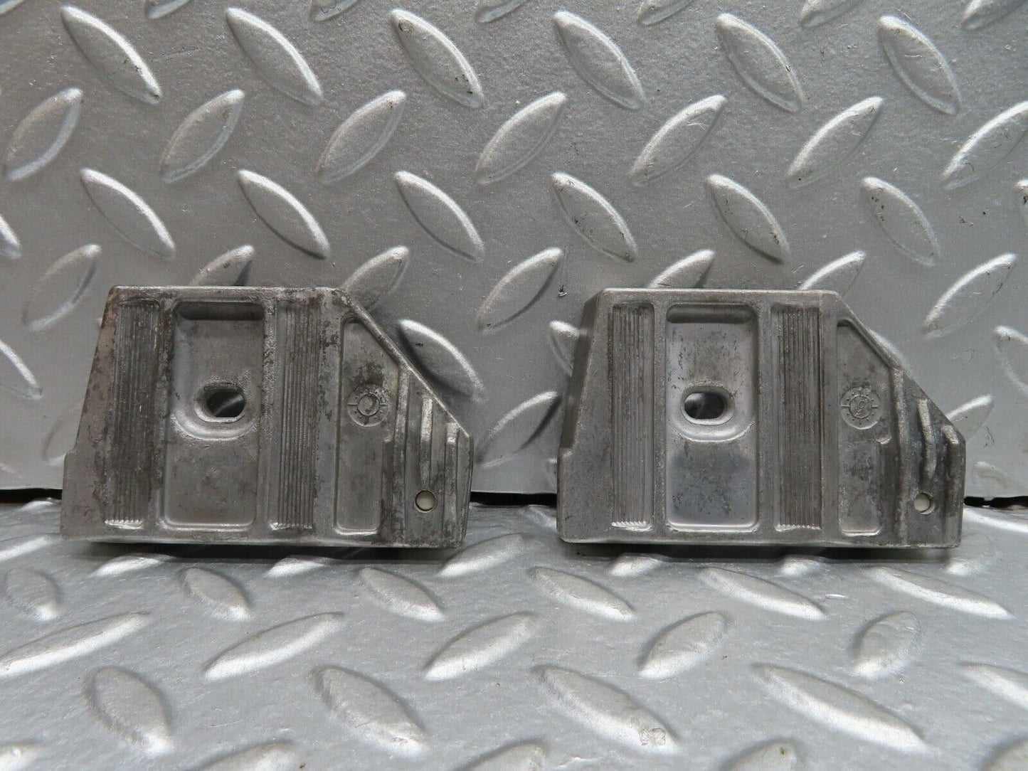 19349 Mercedes-Benz C140 CL420 Coupe Door Window Guide Bracket Pair 1247250332